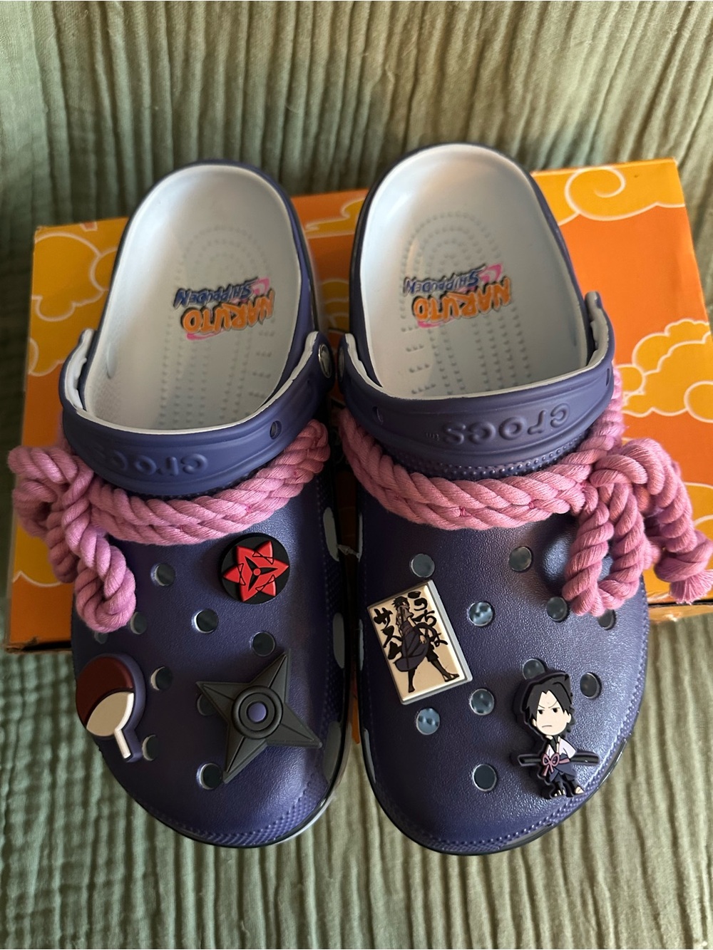 Crocs Naruto Sasuke size M 10/W 12
NEW with tags. Box slightly damaged
